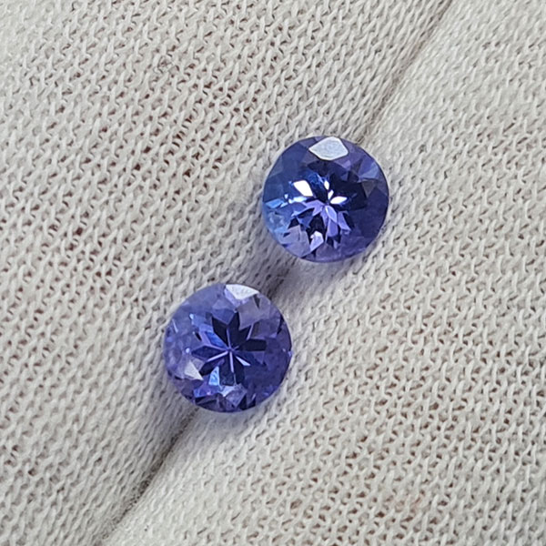 Танзаниты 1.18ct пара 5 мм