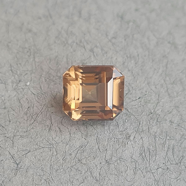 Желтый циркон 2.33ct