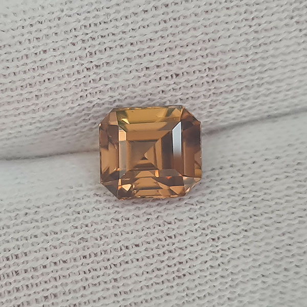 Желтый циркон 2.33ct