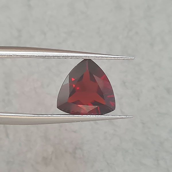 Гранаты 4.85ct пара