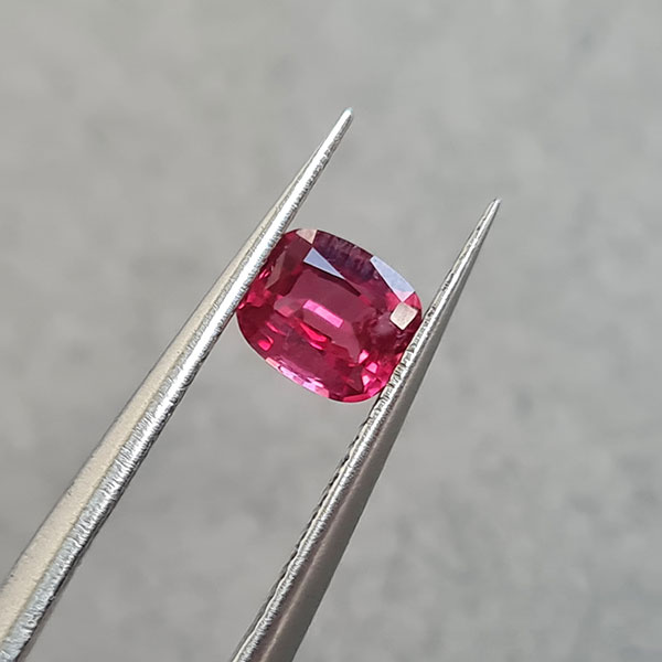Розовая шпинель 0.60ct