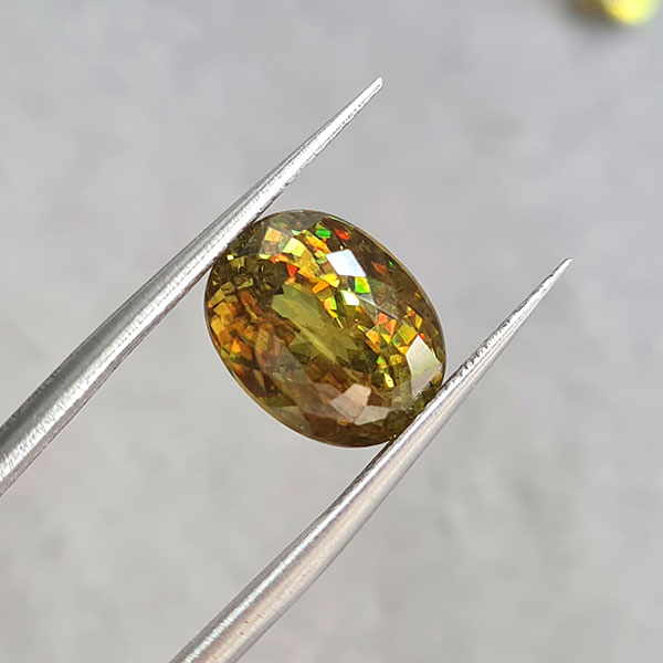 Сфены 10.09ct комплект
