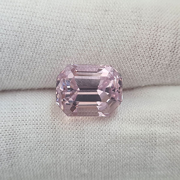 Кунцит 8.00ct