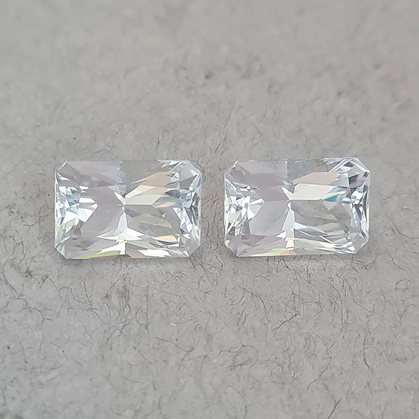 Белые топазы 10.36ct пара
